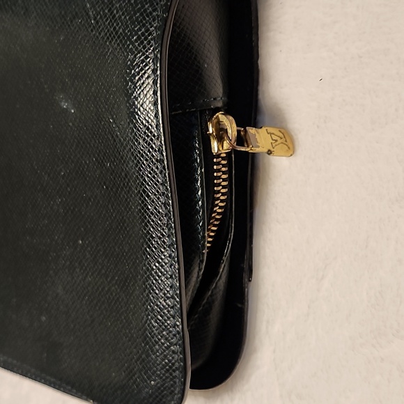 Louis Vuitton Taiga Leather Pouch - Picture 5 of 16